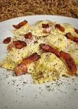 Ricetta Ravioli cacio e pepe di Fini alla gricia