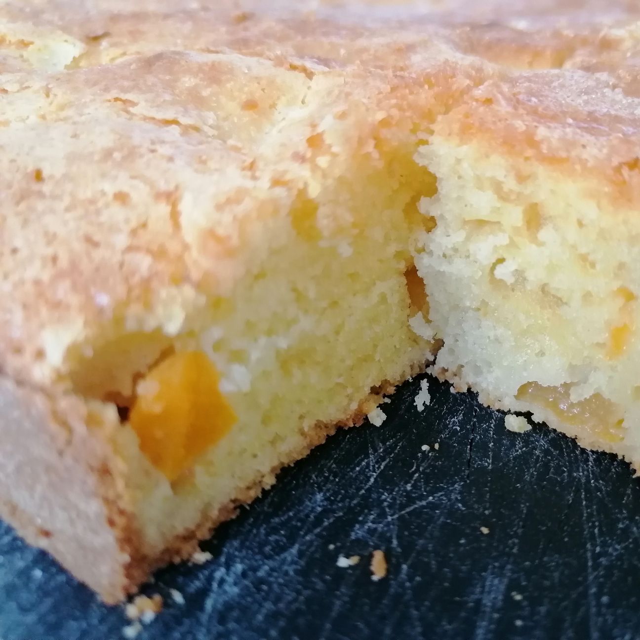 Torta soffice alla ricotta e pesche