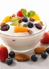 Ricetta Yogurt con frutta fresca e frutta secca