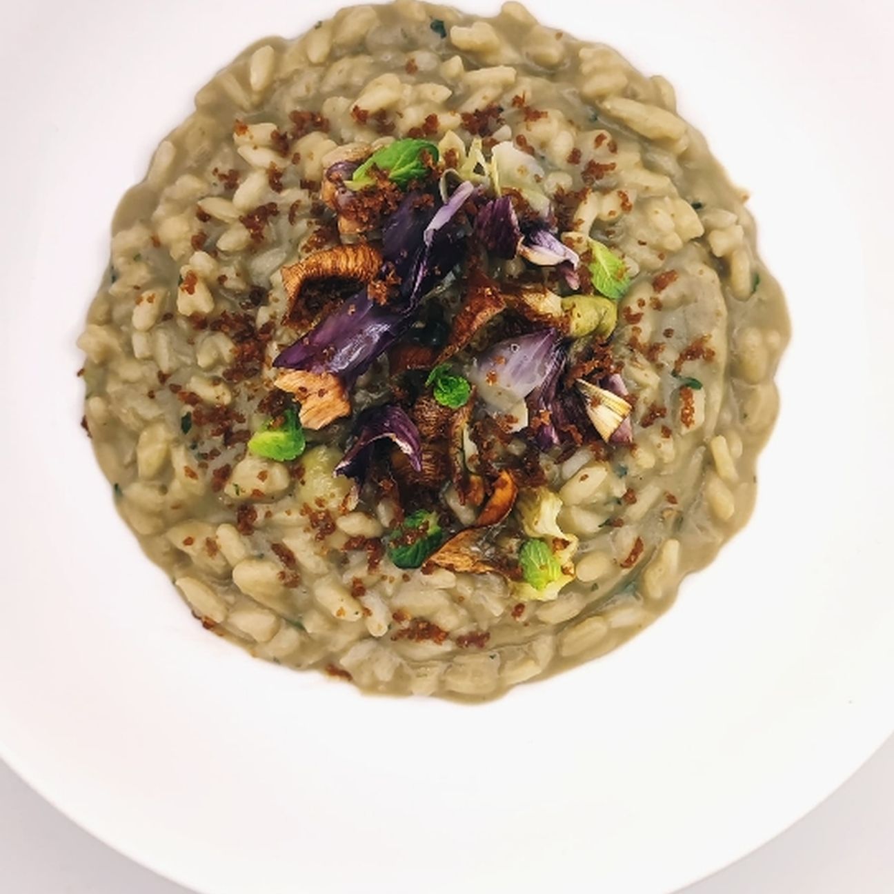 Risotto ai carciofi, fritti, menta e bottarga