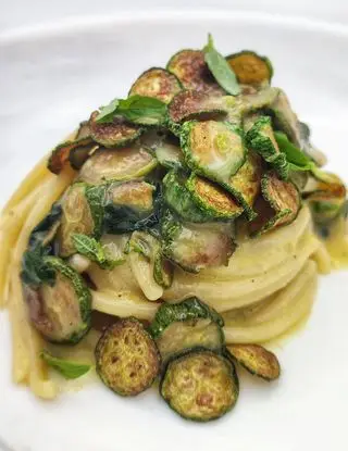 Ricetta Spaghetti zucchine, basilico e provolone  di virginiafalchini