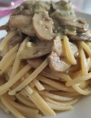 Ricetta Spaghettone con funghi e crema di avocado di SavioRN90100