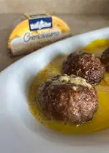 Ricetta Polpette di vitello con cuore di Cremosissimo L’originale Bergader e crema di patate allo zafferano