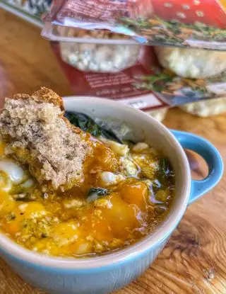 Ricetta Uova in cocotte su nido di spianci e Edelblu Cubes Bergader di ileniaguarn