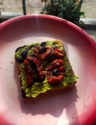 Ricetta Avocado toast di laurabreviglieri002