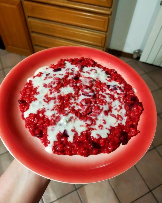 Risotto con rape rosse e fonduta di gorgonzola