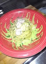 Ricetta Fettuccine al pesto di zucchine e gamberi