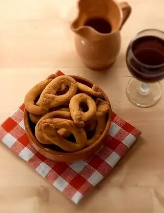 Ricetta Taralli fragranti e golosi... la ricetta di mia nonna 😍 di piccolaviaggiatriceblog