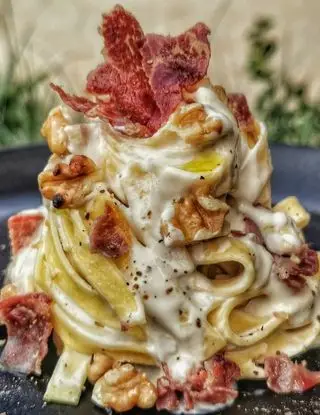 Ricetta Tagliatelle con FONDUTA DI CAPRINO, NOCI E CAPOCOLLO di Pranz.0cena