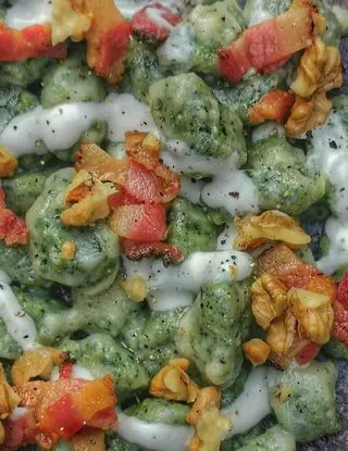 Ricetta Gnocchi di cavolo nero, fonduta di pecorino, guanciale e noci di Pranz.0cena