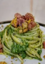 Ricetta LINGUINE CON PESTO DI RUCOLA E TARTARE DI TONNO