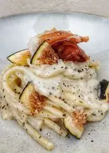 Ricetta Pici cacio e pepe con fichi e prosciutto crudo