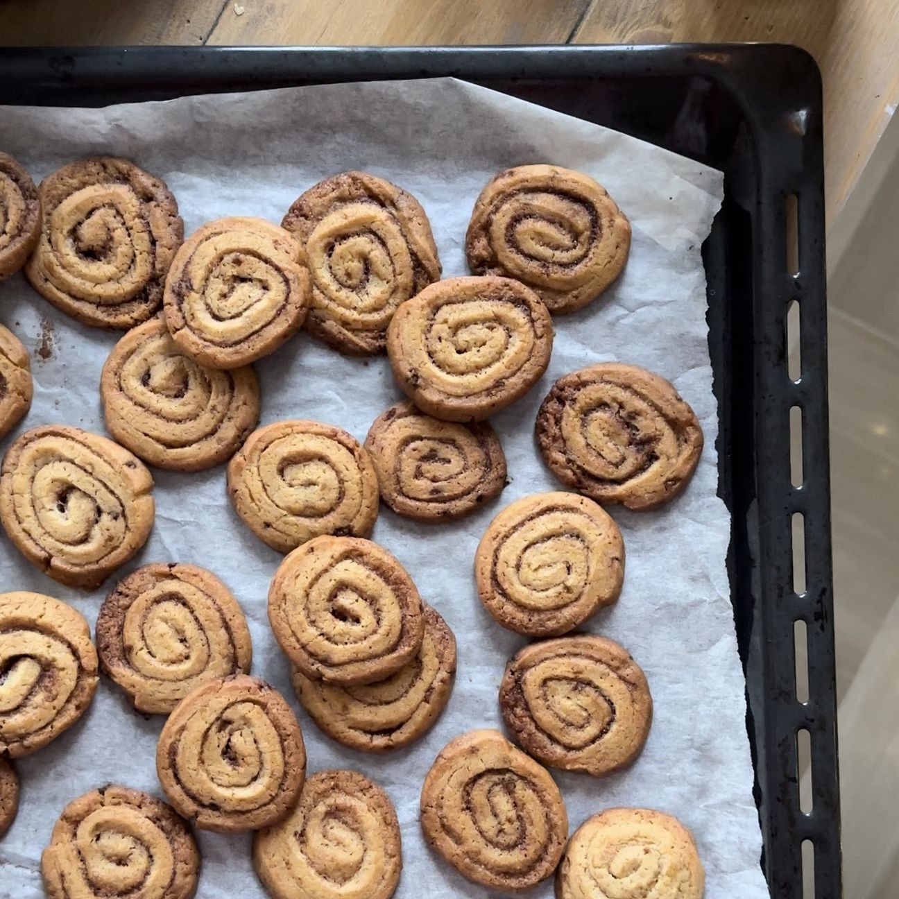 Cinnamon roll cookies