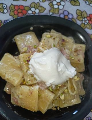 Paccheri Con Crema Di Burrata E Pistacchi Mortadella Soffritta In Padella Al Ta Cucina