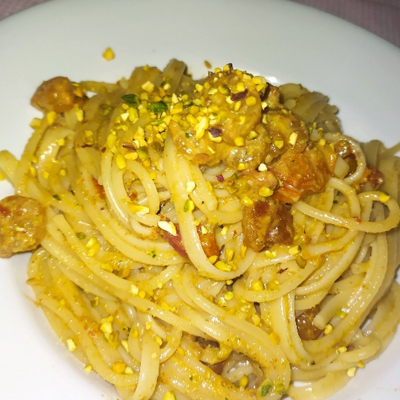 Linguine con gamberi e pesto di pistacchio
