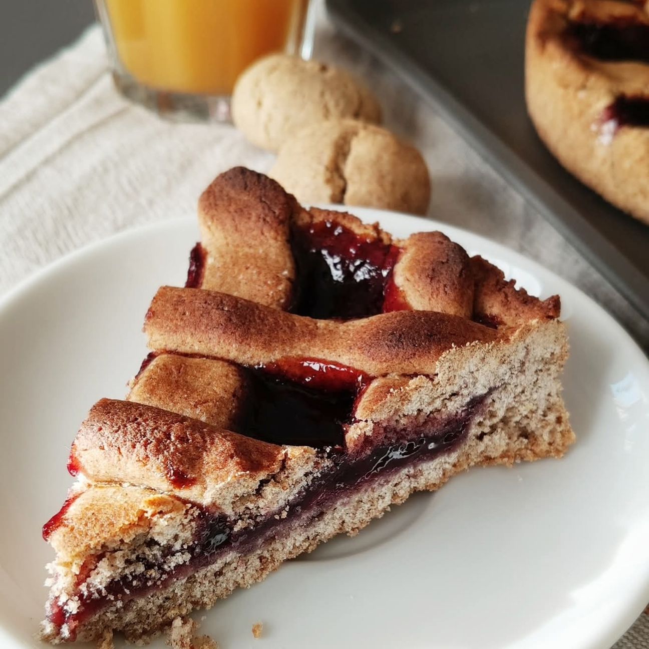 Crostata con Farina di Grano Saraceno e Marmellata ai Frutti di Bosco Senza Glutine e Senza Lattosio