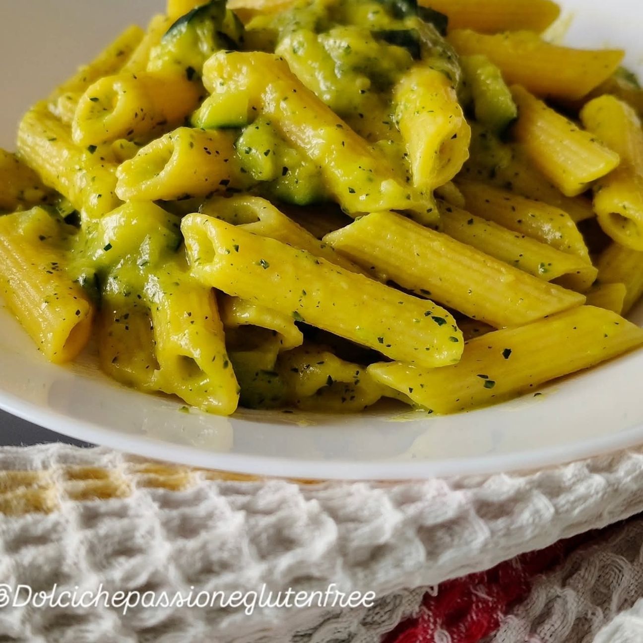 Penne con Crema di Zucchine e Zafferano Senza Glutine