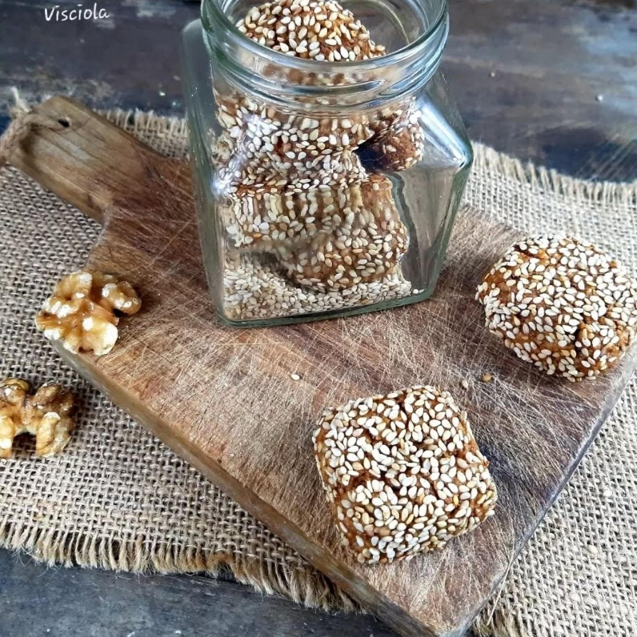 Biscottini alle noci e sesamo