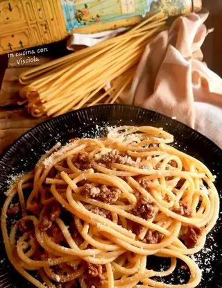 Ricetta Perciatelli alla salsiccia di visciola.versilia