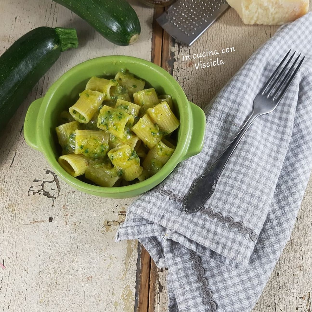 Mezzi rigatoni risottati alle zucchine