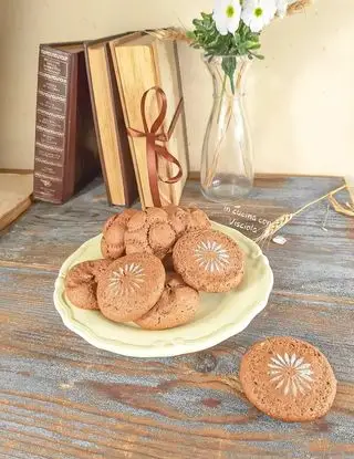 Ricetta Biscociocco con decori di visciola.versilia