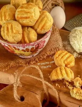 Ricetta Biscotti al parmigiano di visciola.versilia