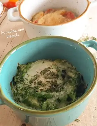 Ricetta Cocotte di uova e asparagi o di uova e pomodorini di visciola.versilia