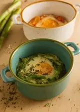 Ricetta Cocotte di uova e asparagi o di uova e pomodorini
