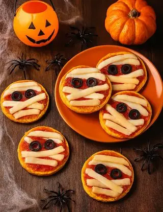 Ricetta Pizzette Mummia di Halloween di visciola.versilia