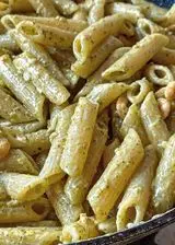Ricetta Penne al Pesto Di Basilico , Crema di Salmone e Gamberetti