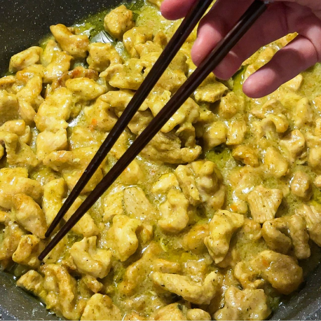 Pollo al curry e latte di cocco