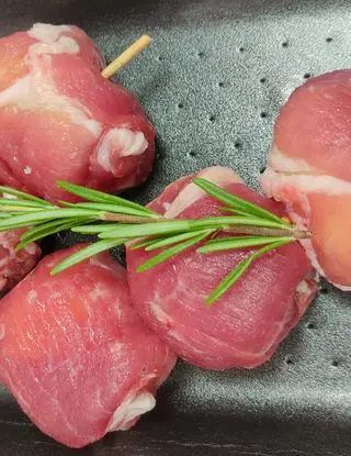 Ricetta -. Bombette di capocollo, scamorza affumicata e salsiccia .- di Canawa