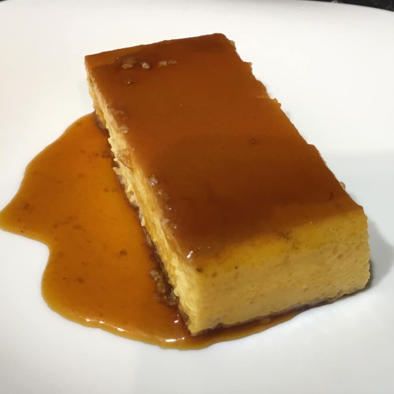 Flan di latte agli amaretti
