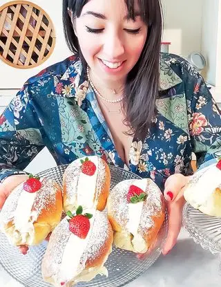 Ricetta Maritozzi con fragole e panna di Sottolacloche