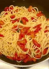 Ricetta Spaghetti con pomodorini e basilico