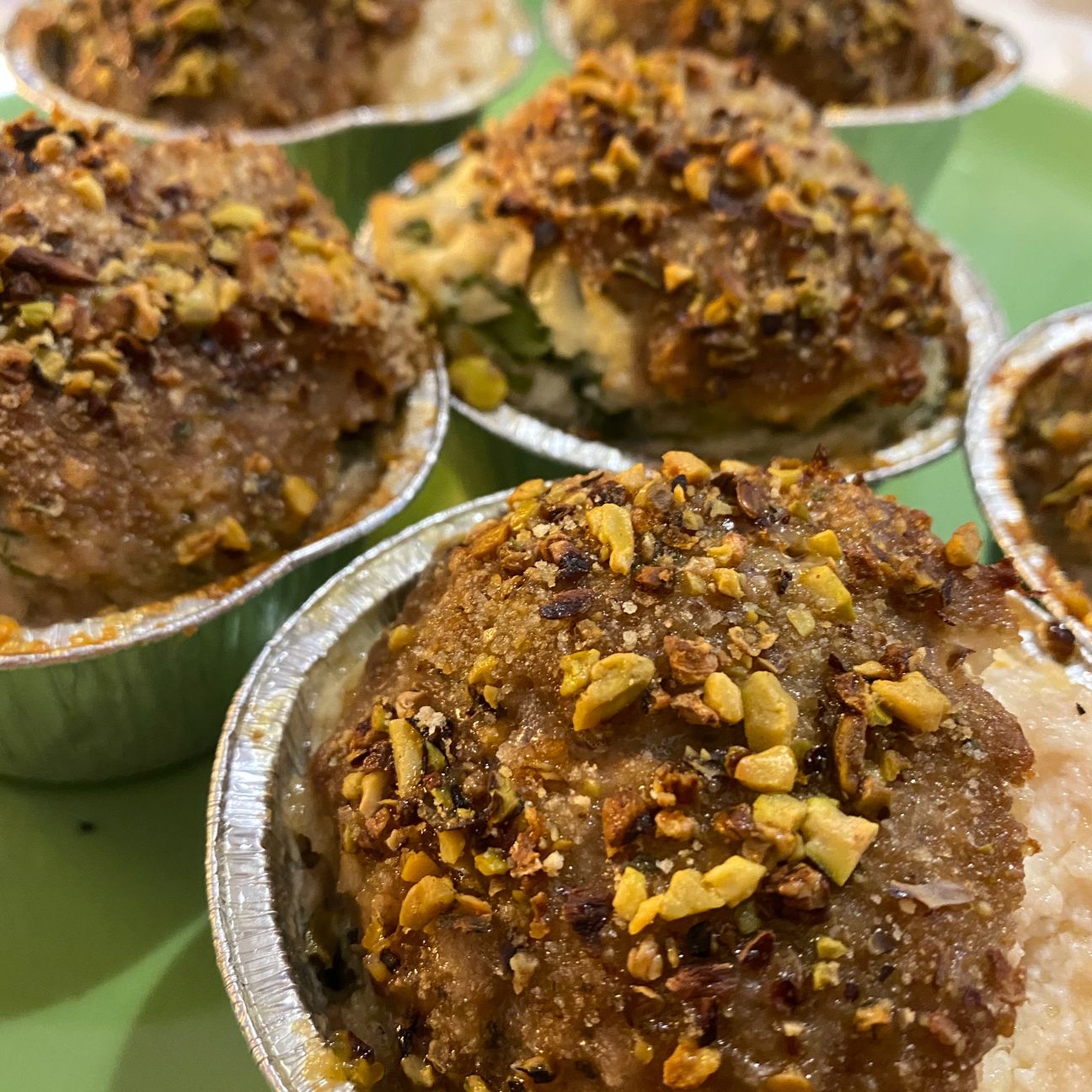 Muffin di carne macinata con ricotta e granella di pistacchio