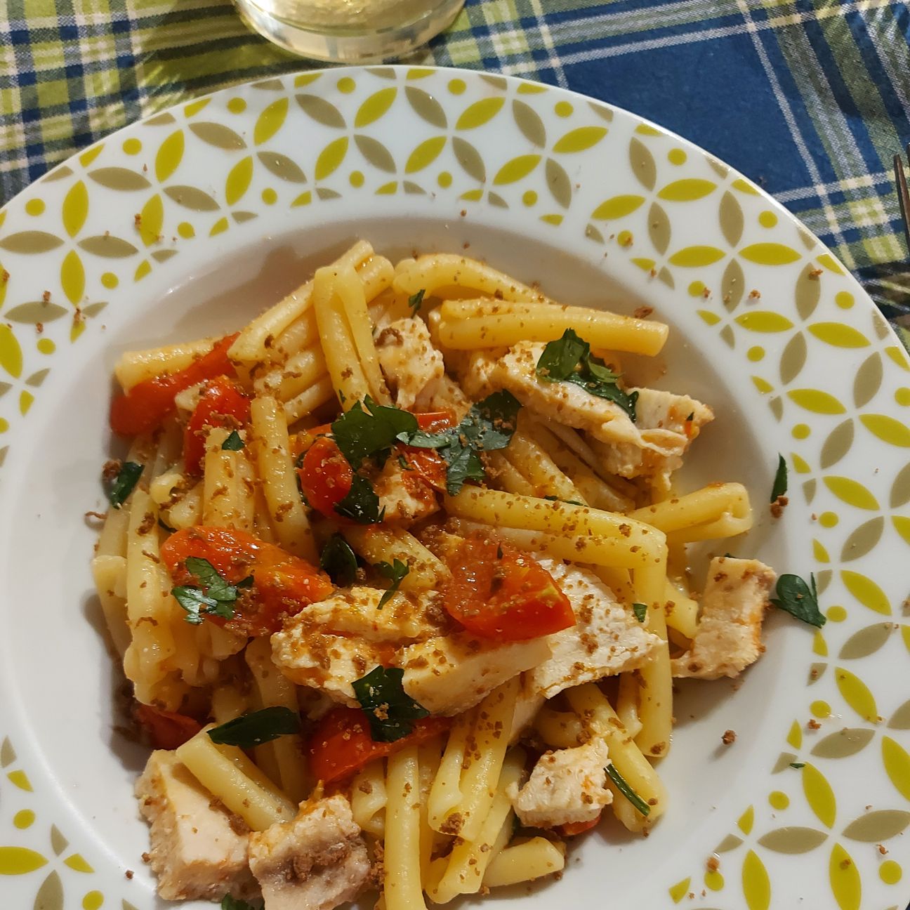 Caserecce spada, pomodorini, bottarga e pepe bianco.