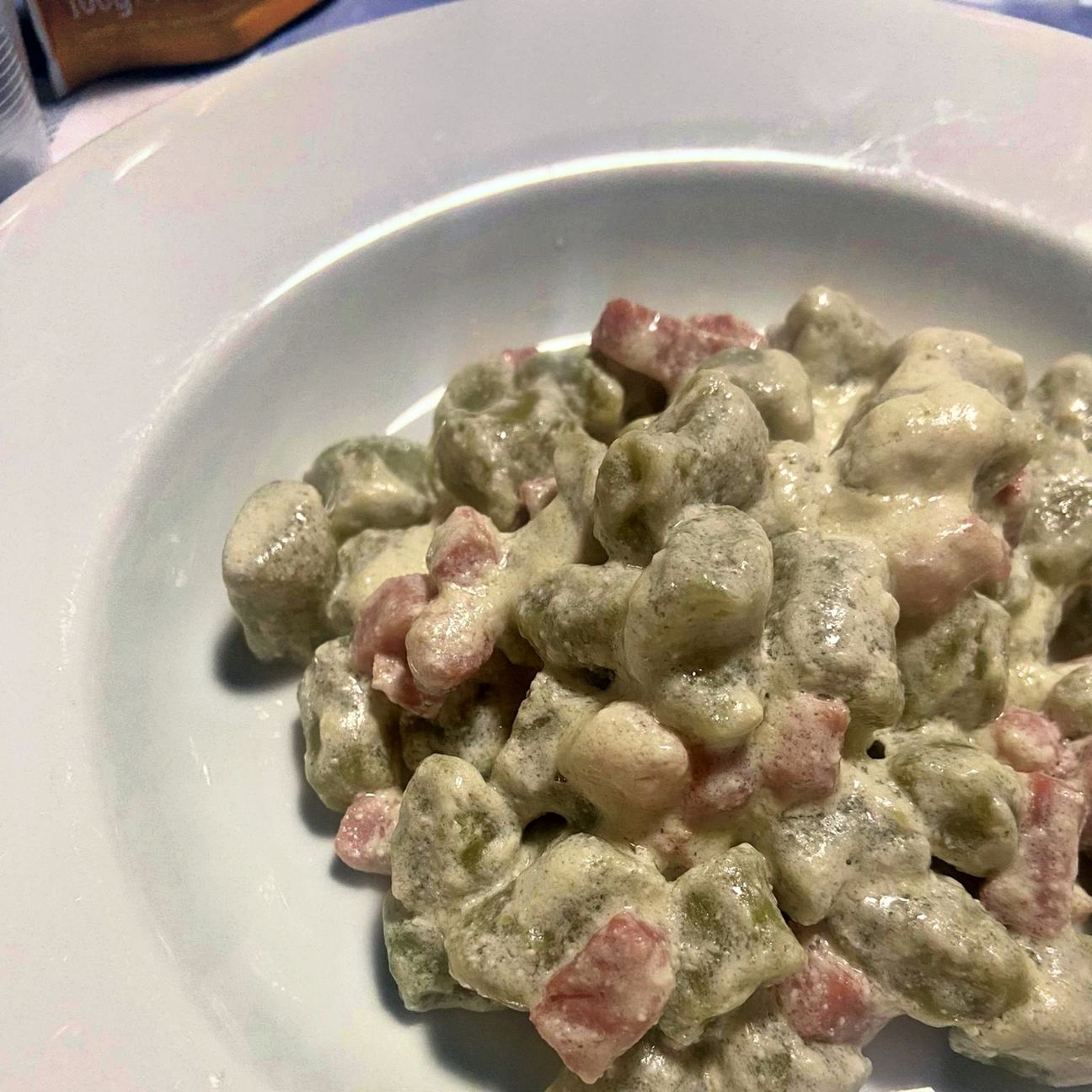 Gnocchetti di verdure fatti in casa con panna e pancetta