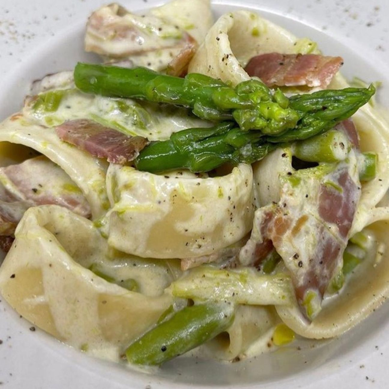 CALAMARATA CON ASPARAGI, PANCETTA E PHILADELPHIA