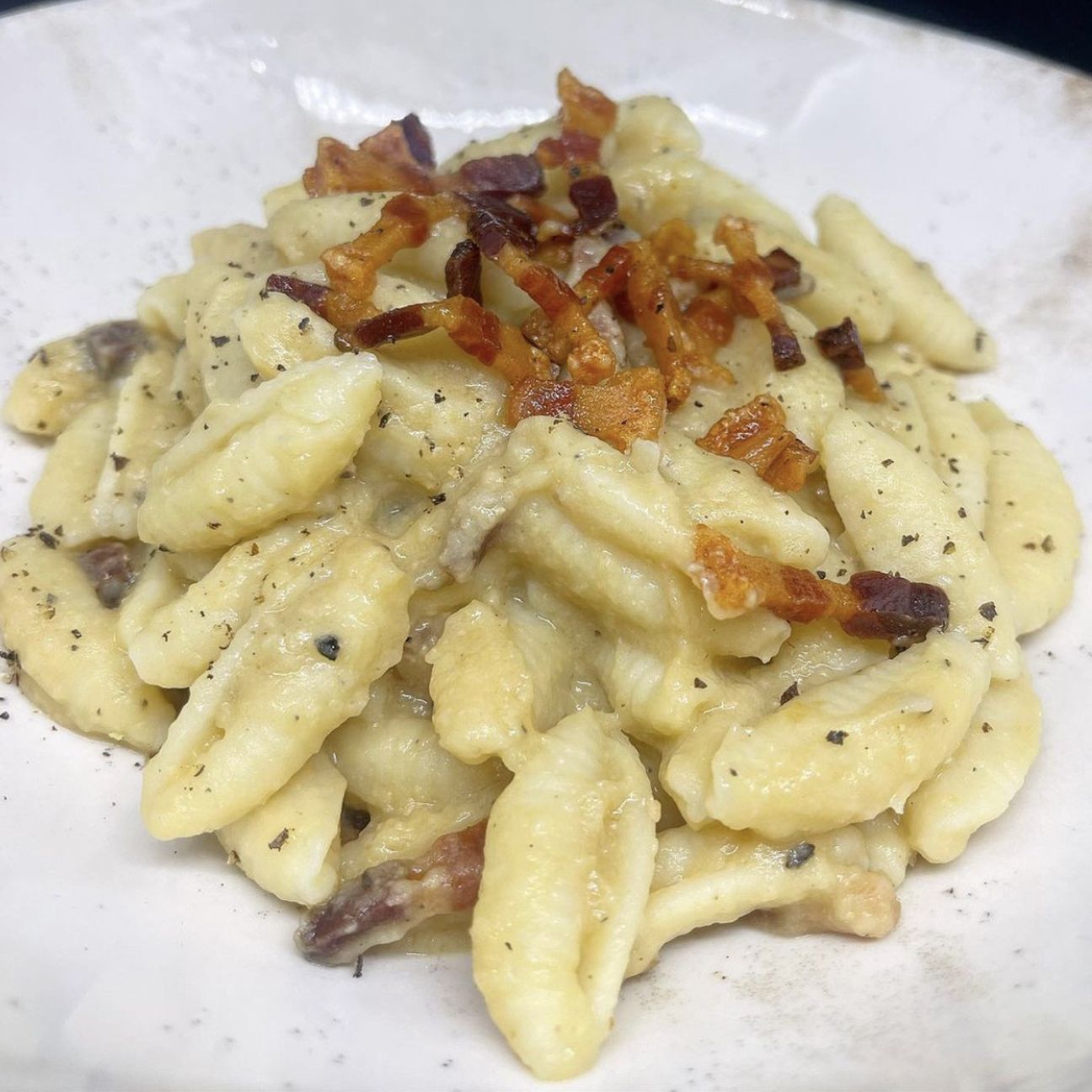 Gnocchetti Sardi con crema di ceci e guanciale