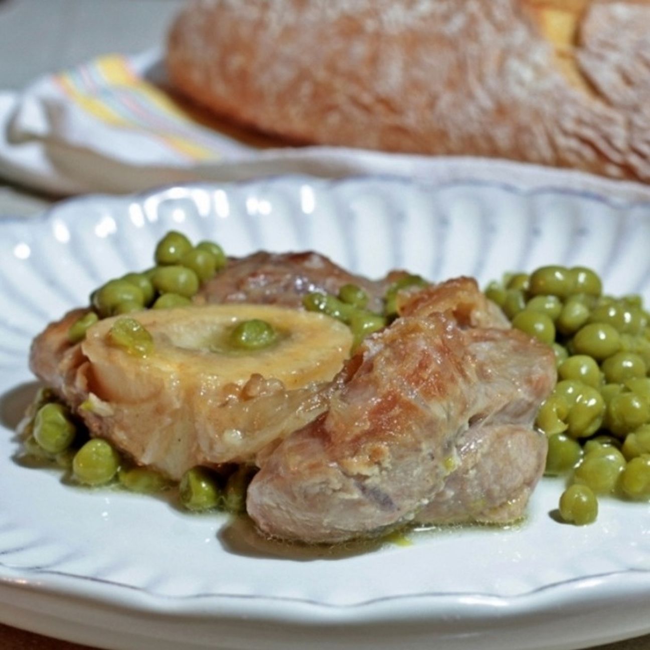 Ossobuco con piselli, in pentola a pressione