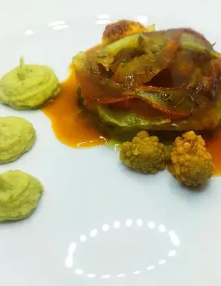 Ricetta Millefoglie di patate fondo bruno vegetale e hummus di Food_Grezzo