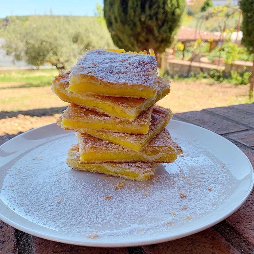 Quadrotti alla crema pasticcera