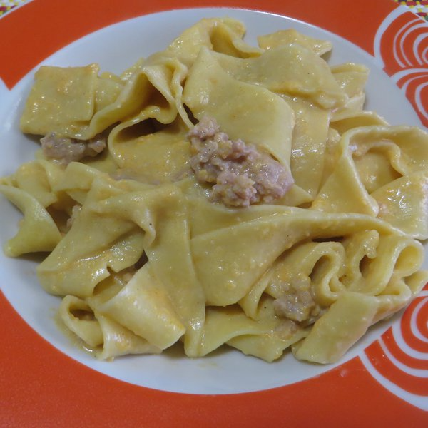 Pappardelle alla zucca e salsiccia