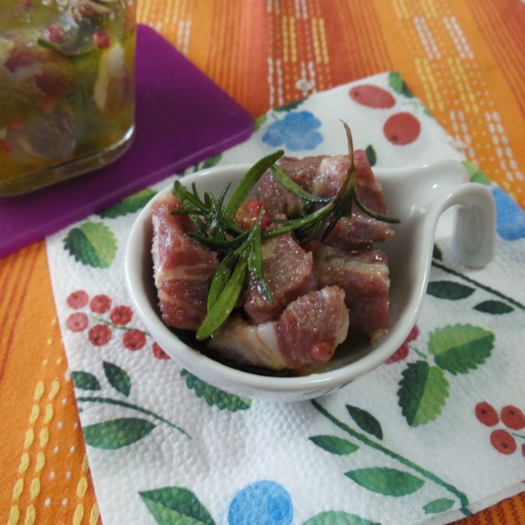 Gambuccio di prosciutto sott olio al pepe rosa e rosmarino