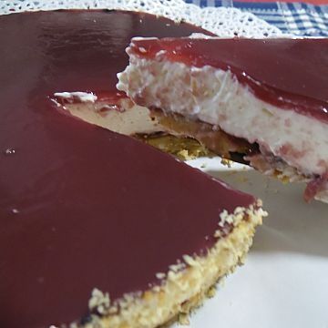 Cheesecake con colomba di Pasqua e visciole