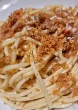 Ricetta Spaghetti allo sgombro, pinoli e pangrattato