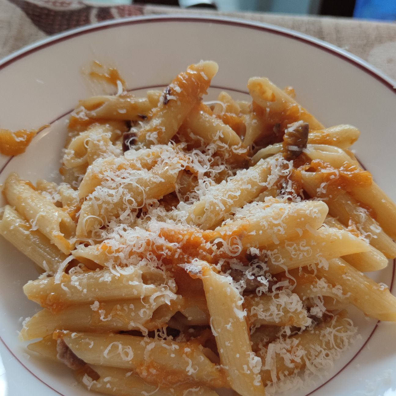 Penne zucca e olive nere