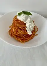 Ricetta Spaghetti con pomodoro e stracciatella