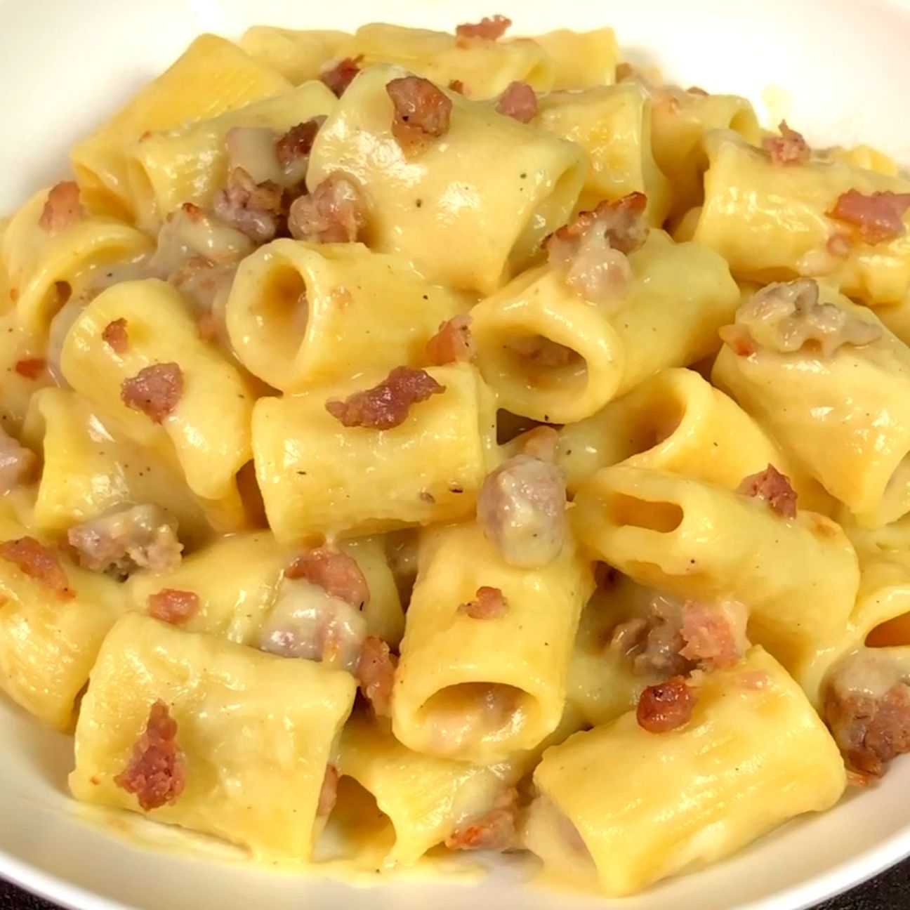 Mezze Maniche con crema di patate e pancetta